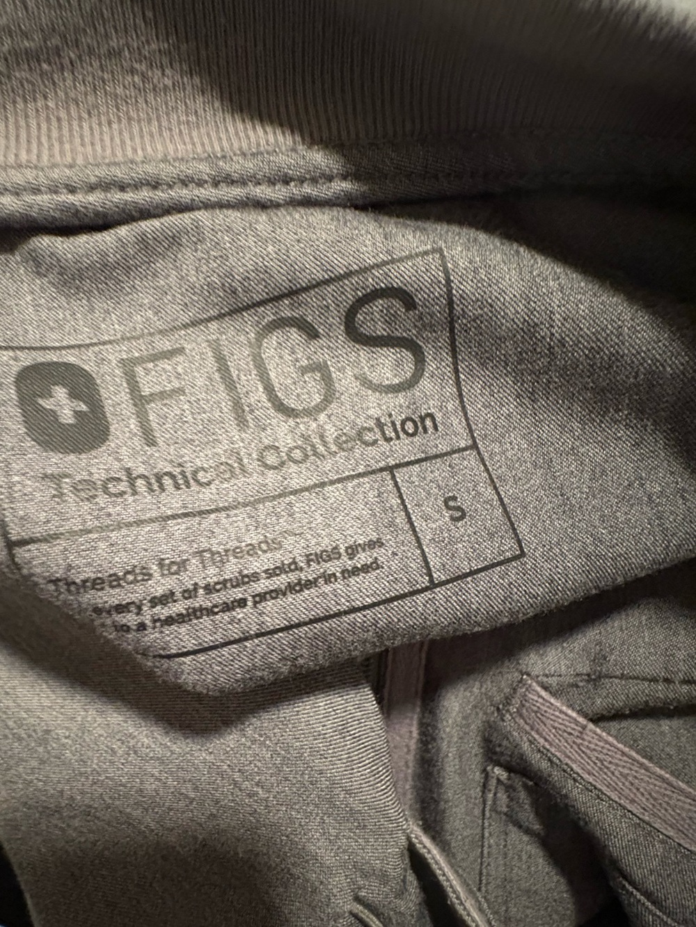 FIGS Scrub Jacket - Picture 3 of 3